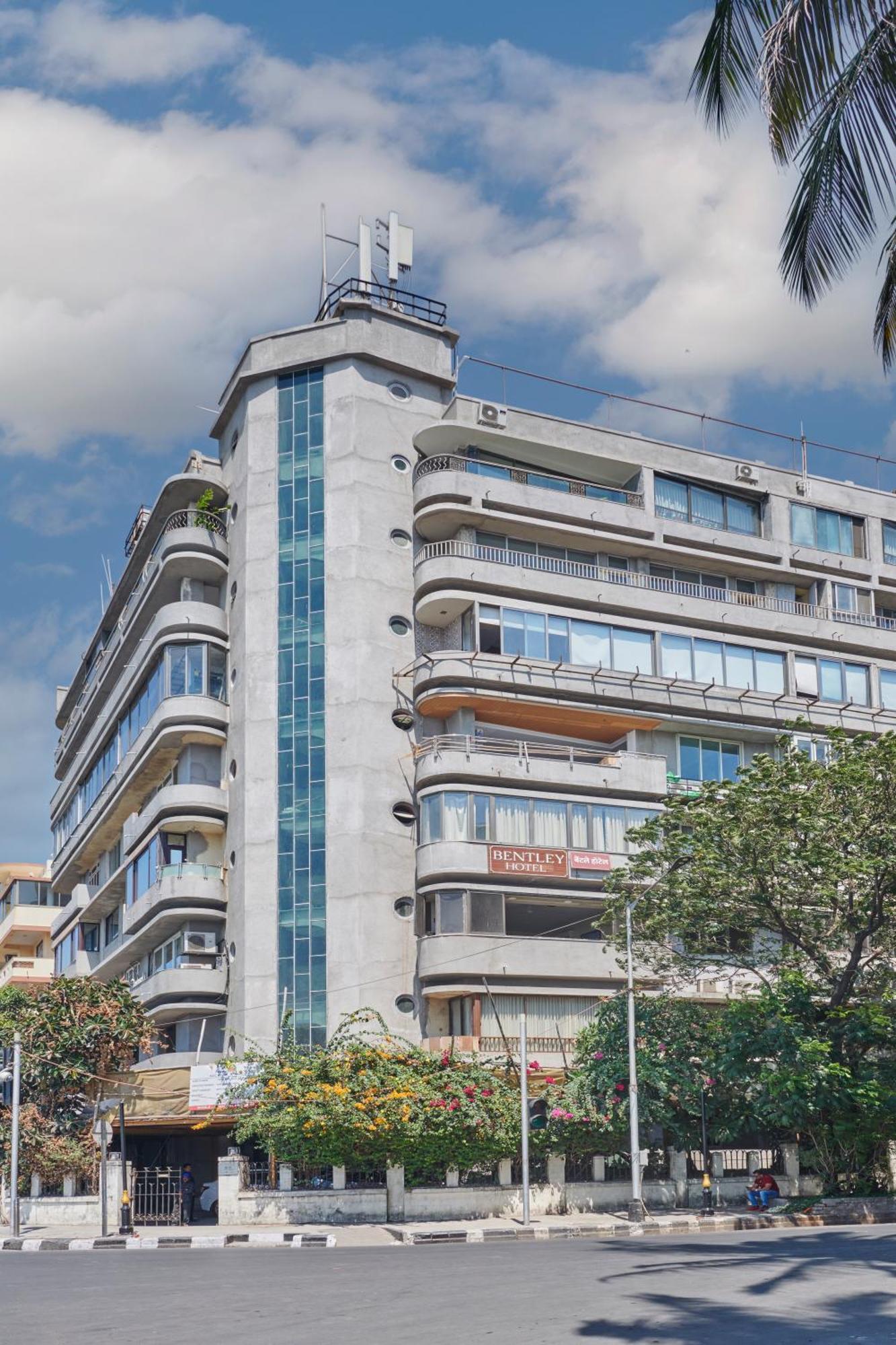 Bentley Hotel Marine Drive Mumbai  Buitenkant foto