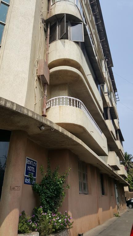 Bentley Hotel Marine Drive Mumbai  Buitenkant foto