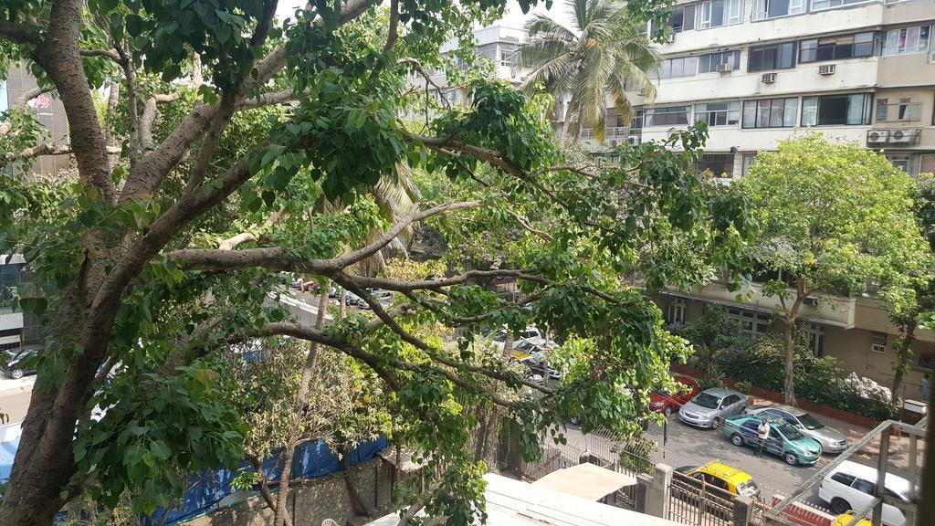 Bentley Hotel Marine Drive Mumbai  Buitenkant foto